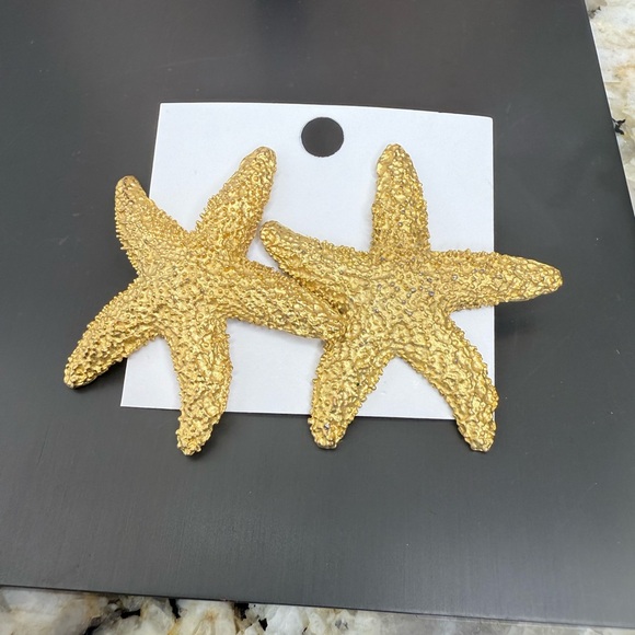 Jewelry - NWT Gold Starfish Ocean Stud Earrings